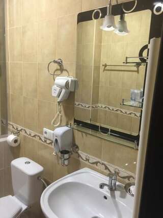Отель 7 Baits Hotel Тбилиси Двухместный номер эконом-класса с 1 кроватью-5